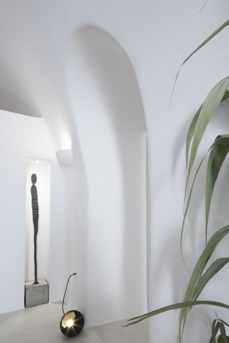 White and Co. La Torre Suites image