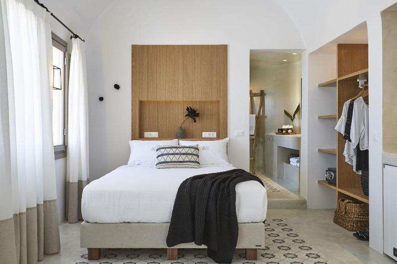 White and Co. La Torre Suites image