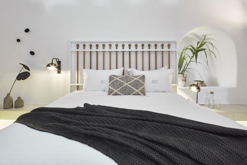 White and Co. La Torre Suites image