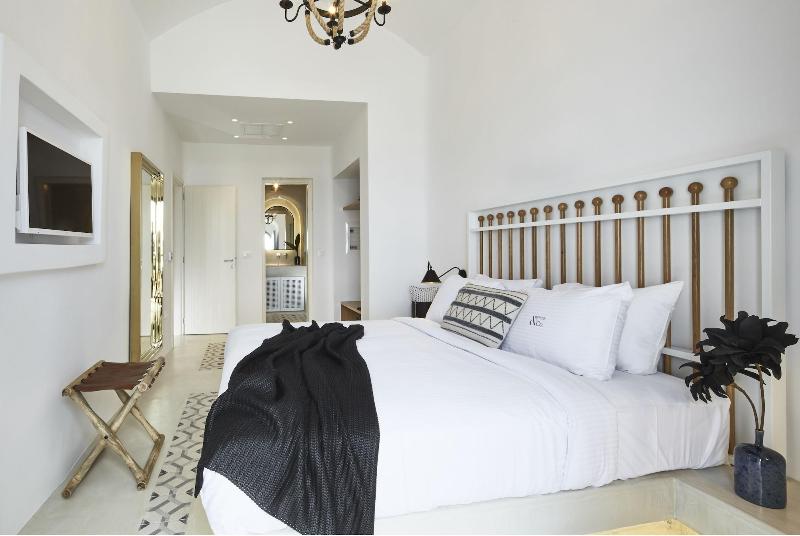 White and Co. La Torre Suites image