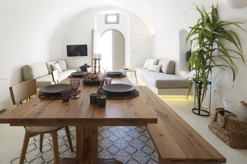 White and Co. La Torre Suites image