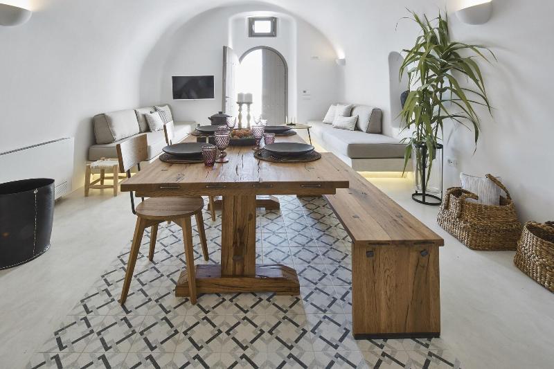 White and Co. La Torre Suites image