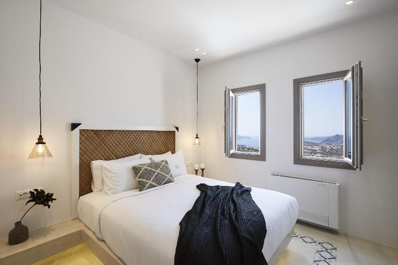 White and Co. La Torre Suites image
