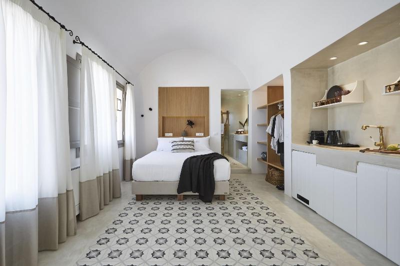White and Co. La Torre Suites image