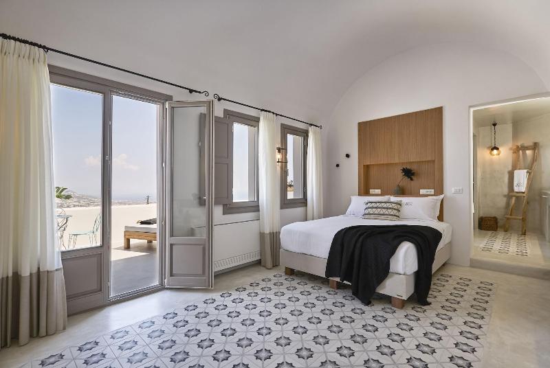 White and Co. La Torre Suites image