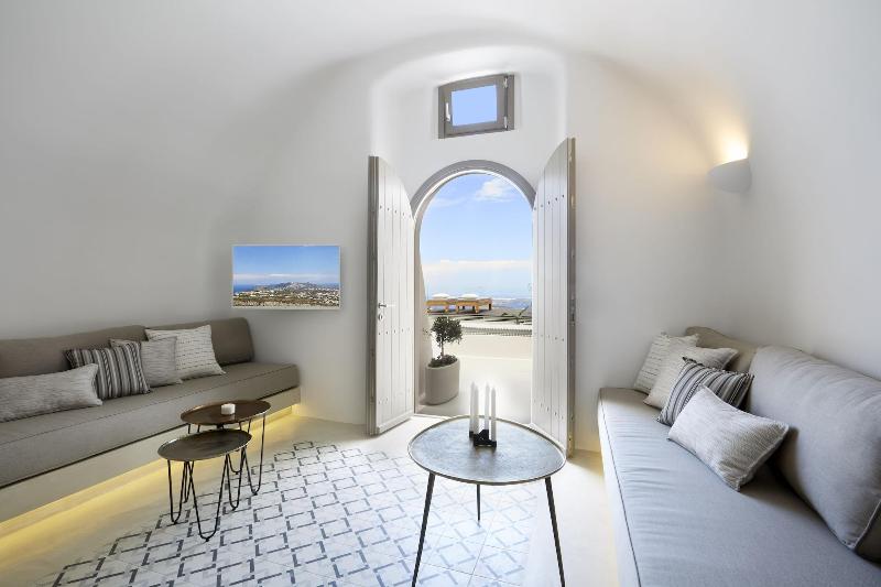 White and Co. La Torre Suites image