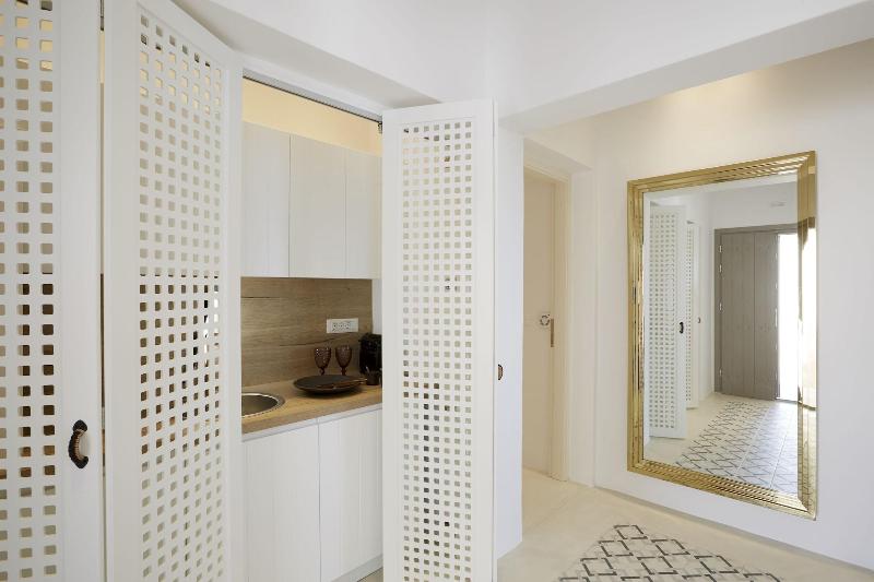 White and Co. La Torre Suites image
