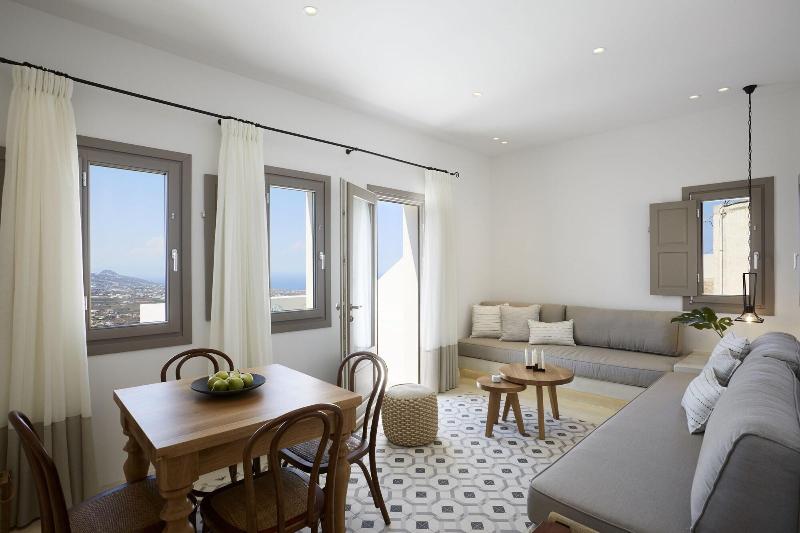 White and Co. La Torre Suites image