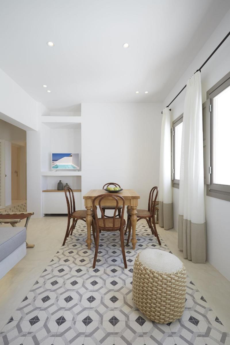 White and Co. La Torre Suites image