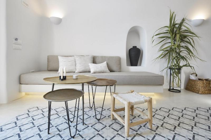 White and Co. La Torre Suites image