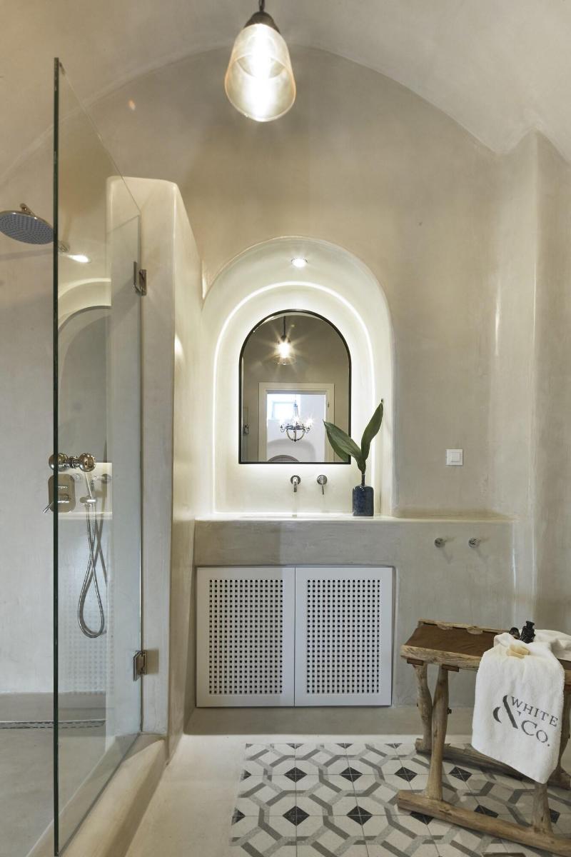 White and Co. La Torre Suites image