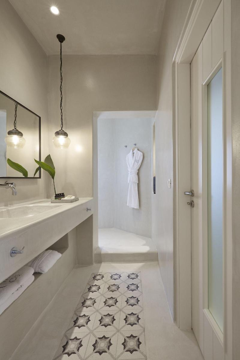 White and Co. La Torre Suites image