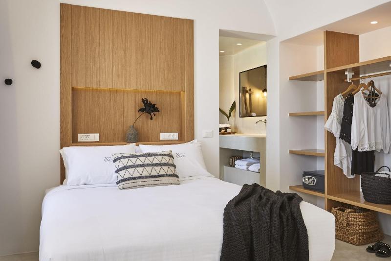 White and Co. La Torre Suites image