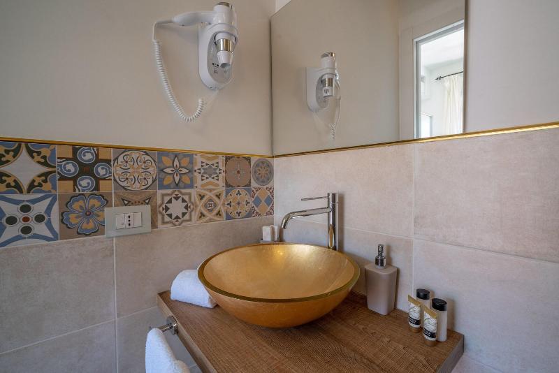 Ng Guest House Olbia image