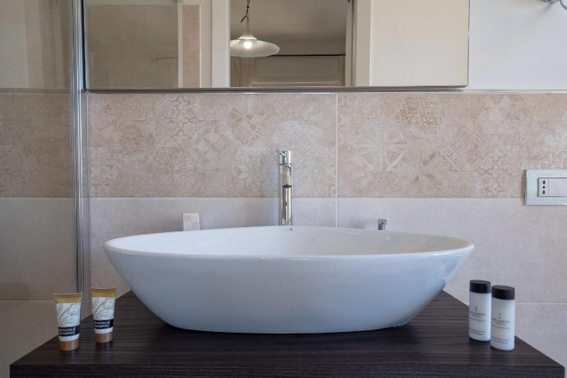 Ng Guest House Olbia image