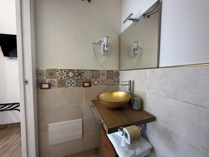 Ng Guest House Olbia image