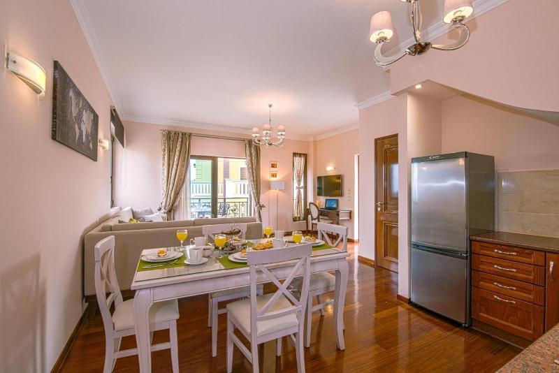 Casa Leone Suites image