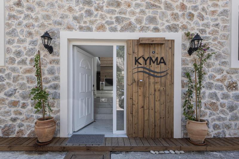 Kyma Rooms & Suites image