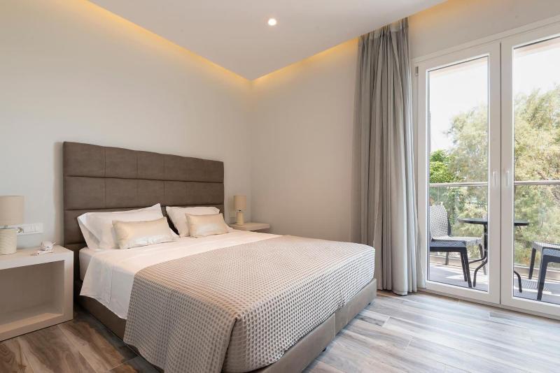 Kyma Rooms & Suites image