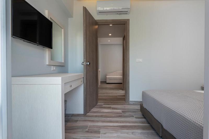 Kyma Rooms & Suites image