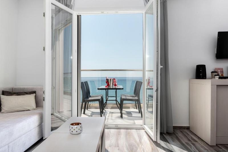Kyma Rooms & Suites image