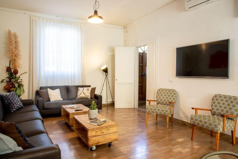 Dimora 16 Rooms & Garden image