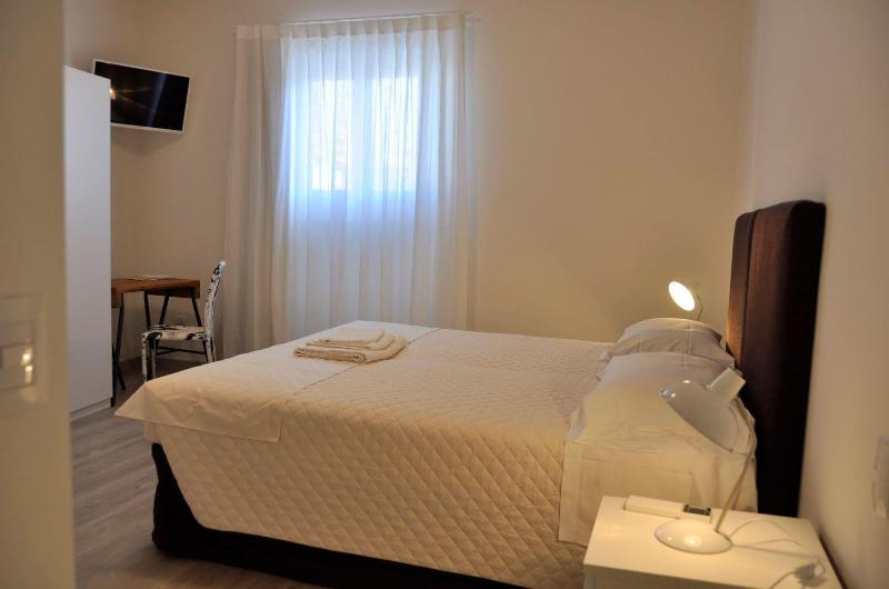 Dimora 16 Rooms & Garden image