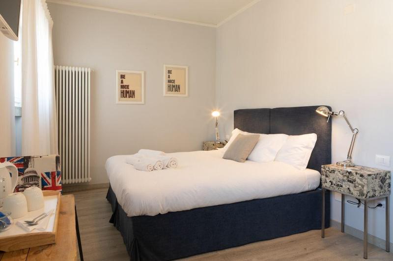 Dimora 16 Rooms & Garden image