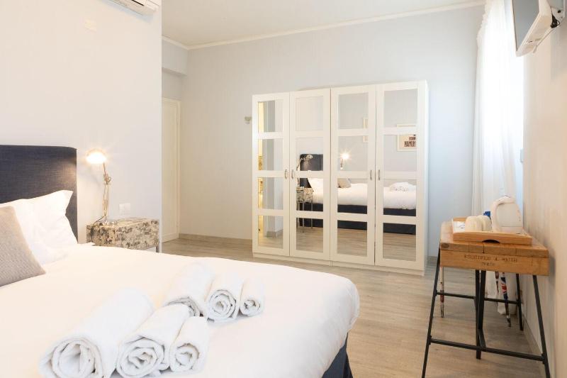 Dimora 16 Rooms & Garden image