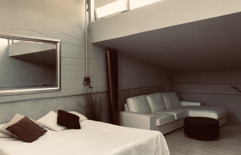 Loft Navigli With Private Garden image
