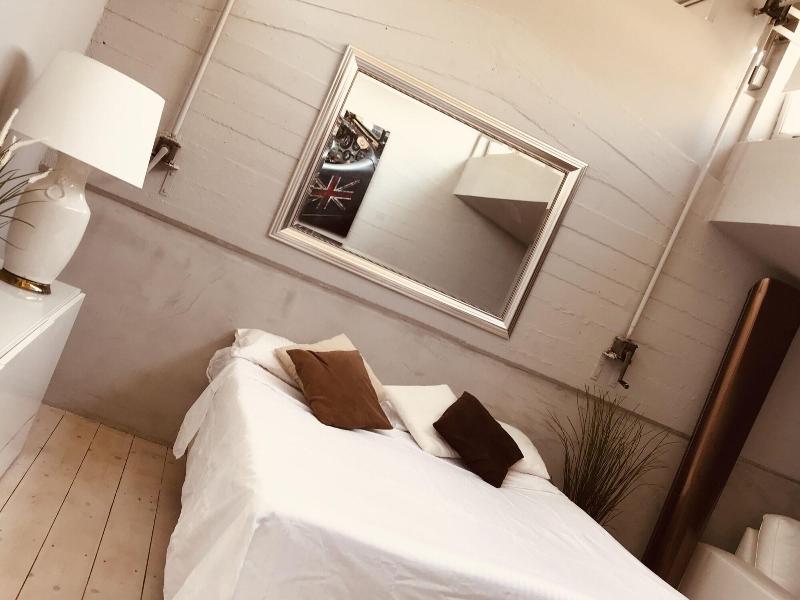 Loft Navigli With Private Garden image