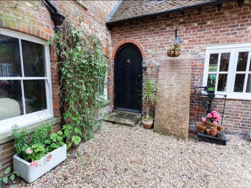 Hanger Down House Bed And Breakfast image