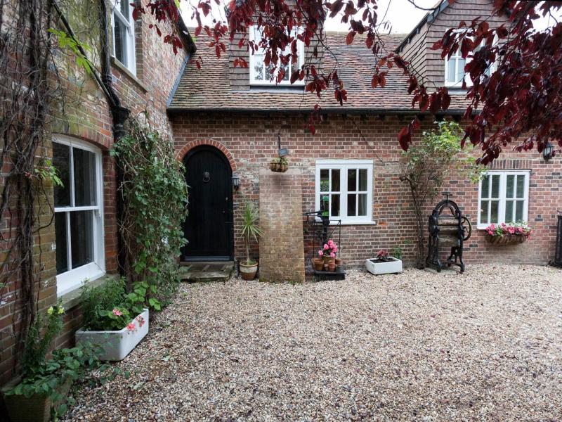 Hanger Down House Bed And Breakfast image