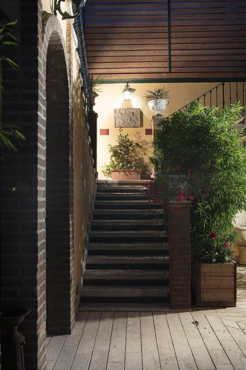 Corte Rosantico image