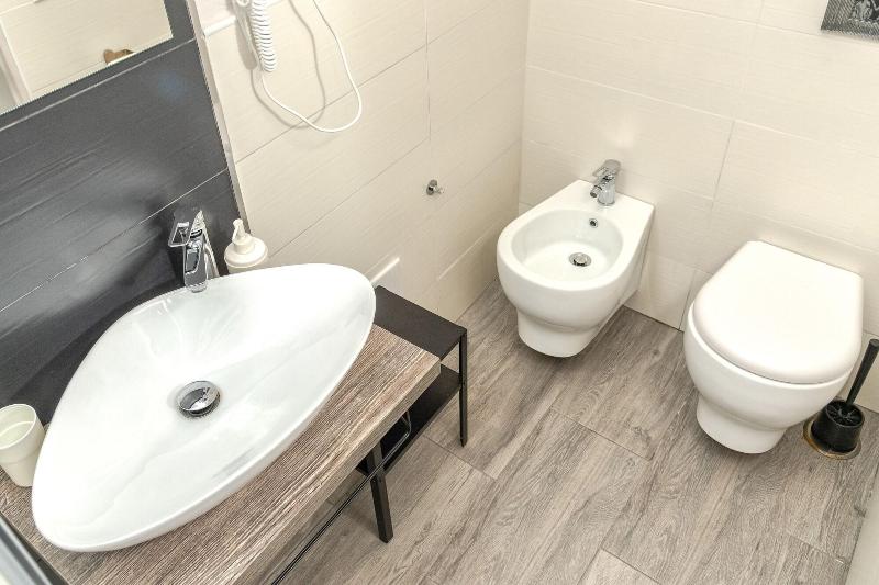 Comfort Rooms image