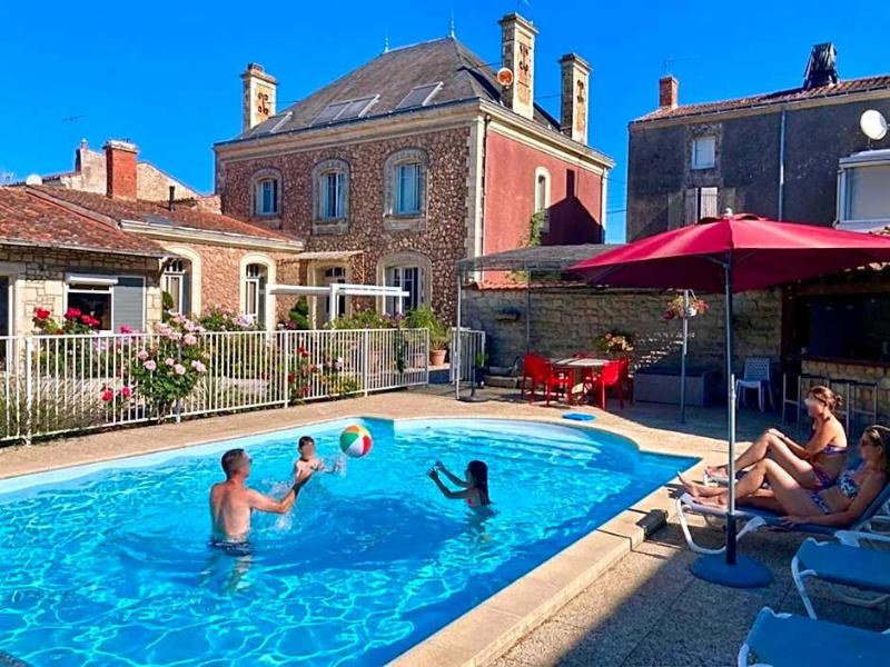 Villa Des Roses image