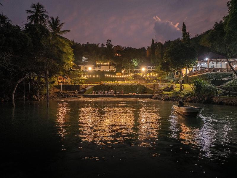 The Hawk's Nest Resort image