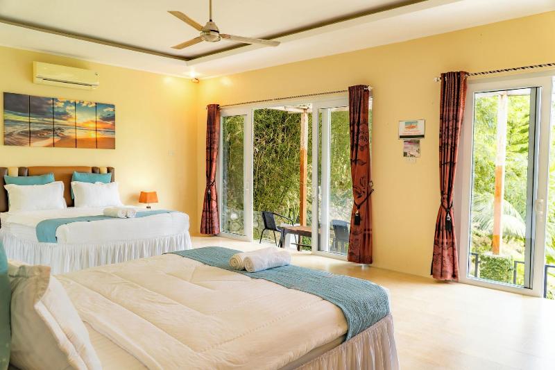 The Hawk's Nest Resort image