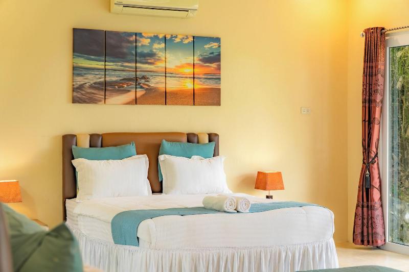 The Hawk's Nest Resort image
