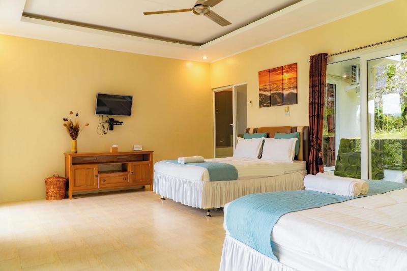 The Hawk's Nest Resort image