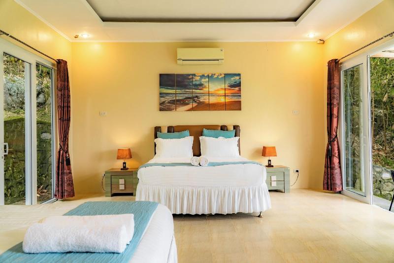 The Hawk's Nest Resort image