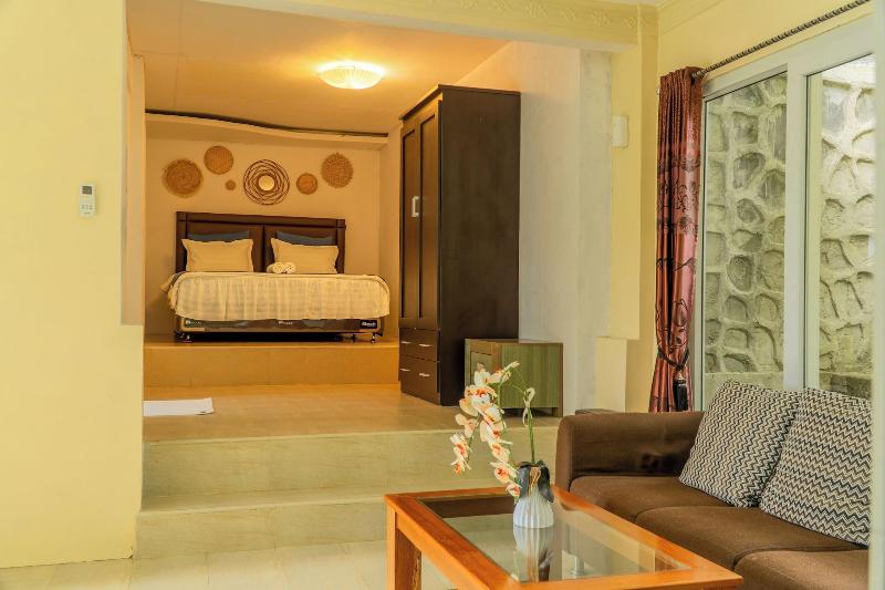 The Hawk's Nest Resort image