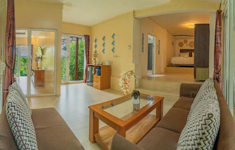 The Hawk's Nest Resort image