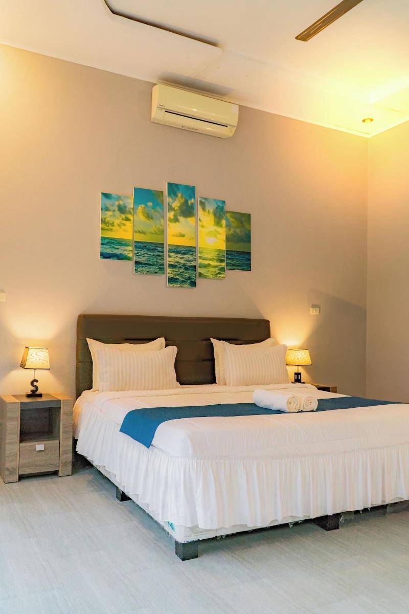 The Hawk's Nest Resort image
