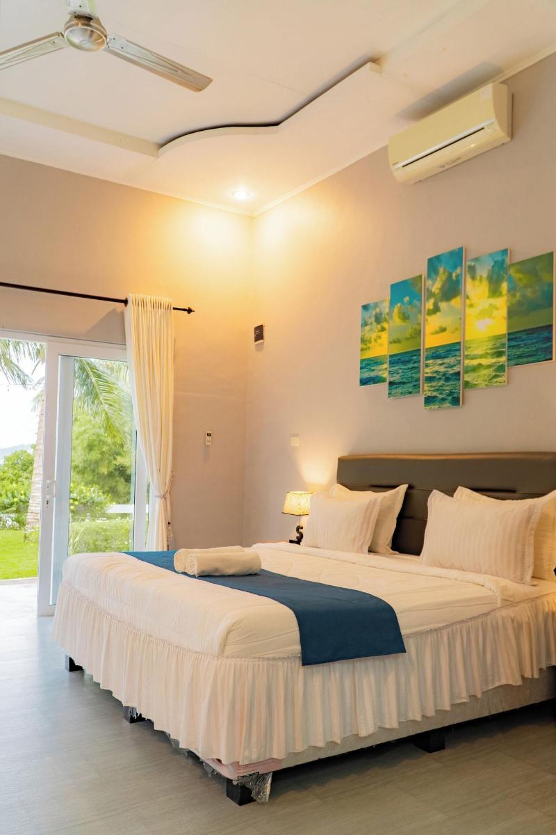 The Hawk's Nest Resort image
