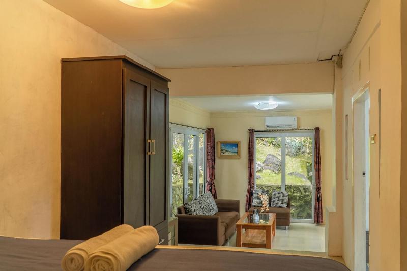 The Hawk's Nest Resort image