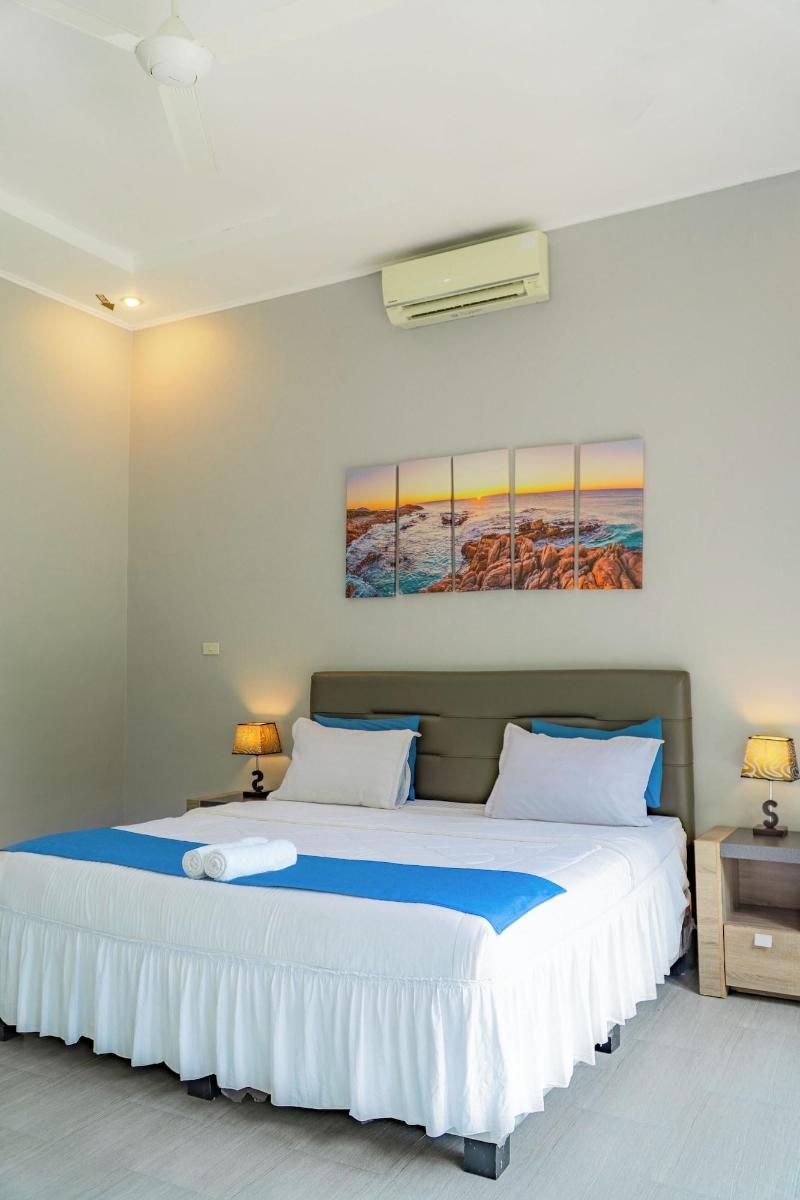 The Hawk's Nest Resort image