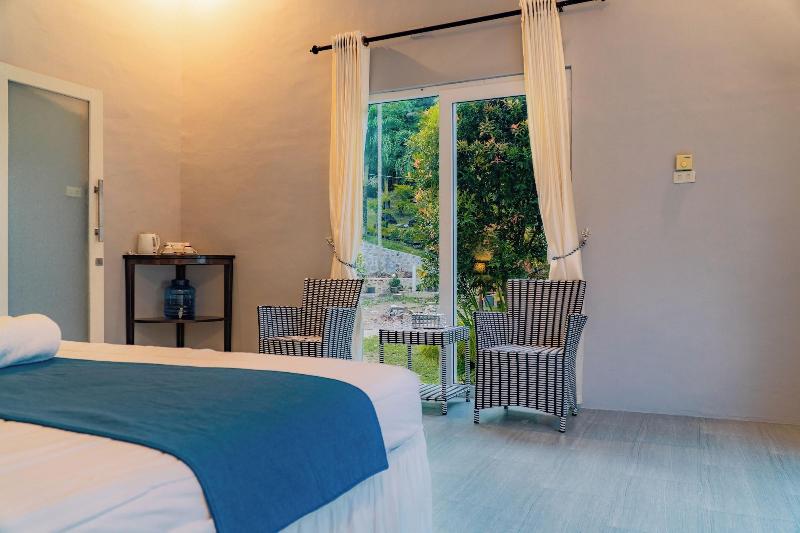 The Hawk's Nest Resort image