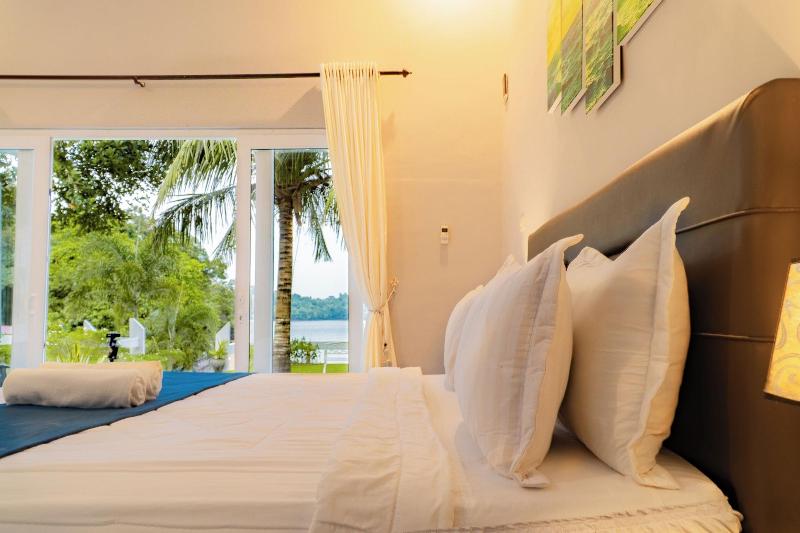 The Hawk's Nest Resort image