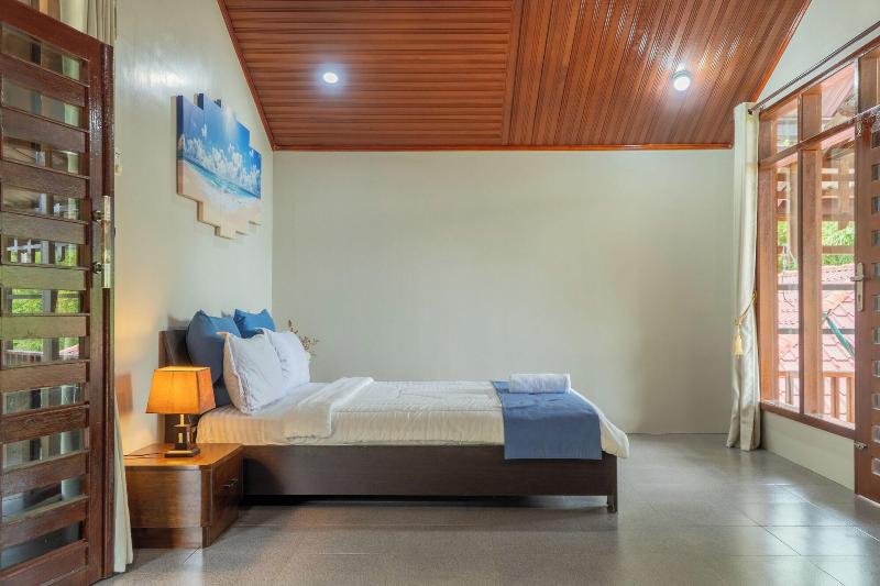 The Hawk's Nest Resort image